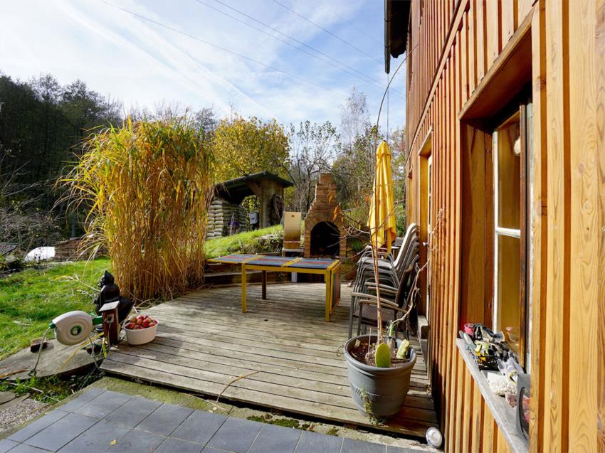 Gartenterrasse mit Grillkamin